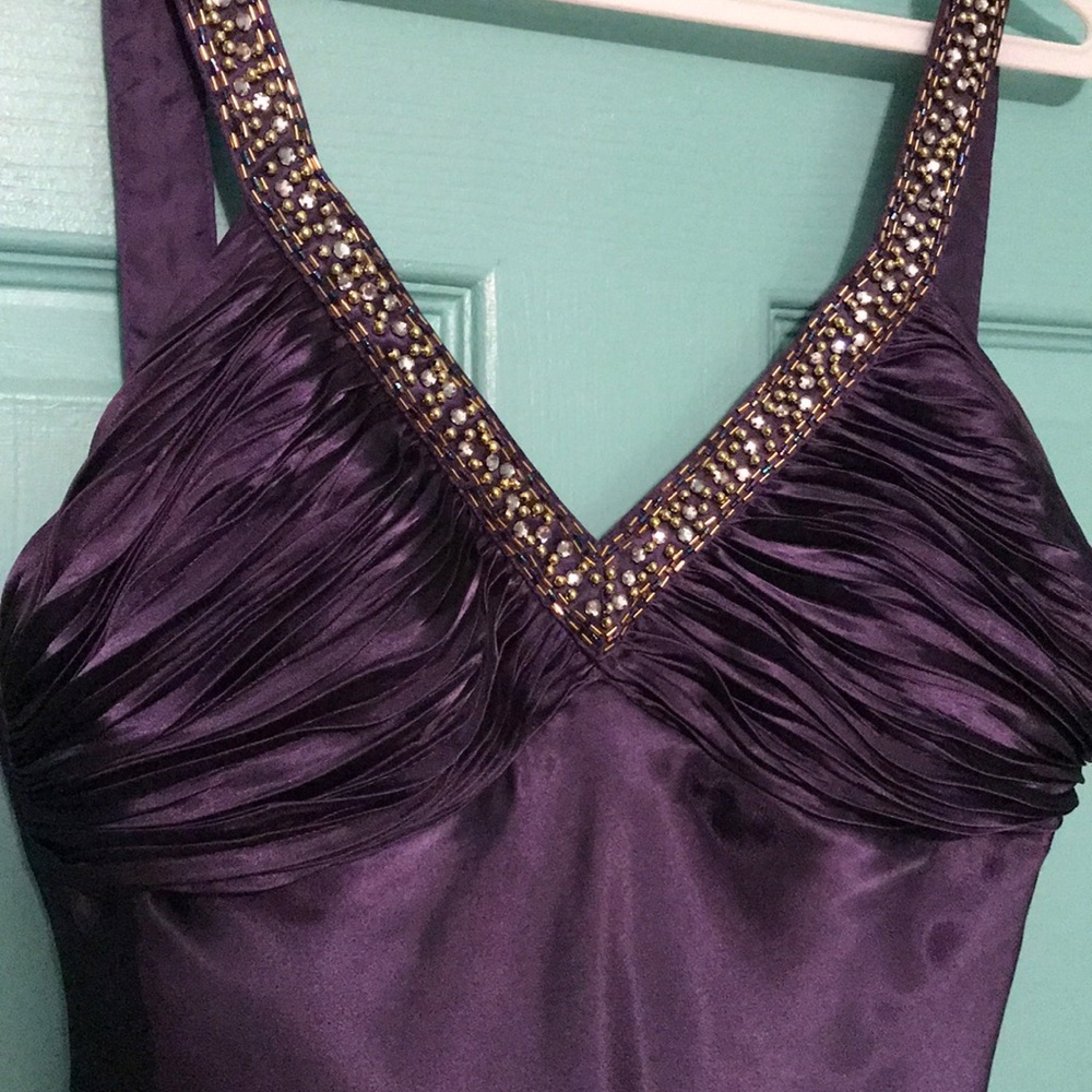 Formal Dress - Picture 3 of 8